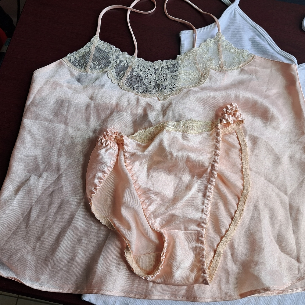Victoria Secret Lingerie & Old Navy Top size PS - Picture 2 of 5
